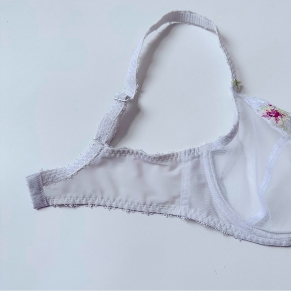 [SOLD] FREYA Embroidered White Unlined Underwire Bra 30DD - Picture 4 of 13